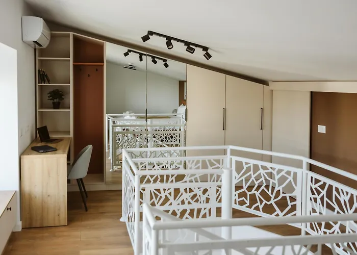 Dec * بوخارست