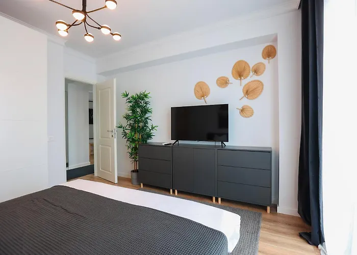 Dec * بوخارست