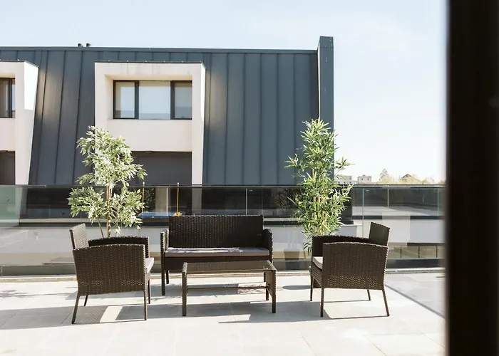 Dec * بوخارست